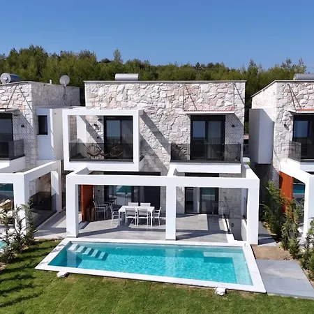 Lithos Infinity Ii, Villa *